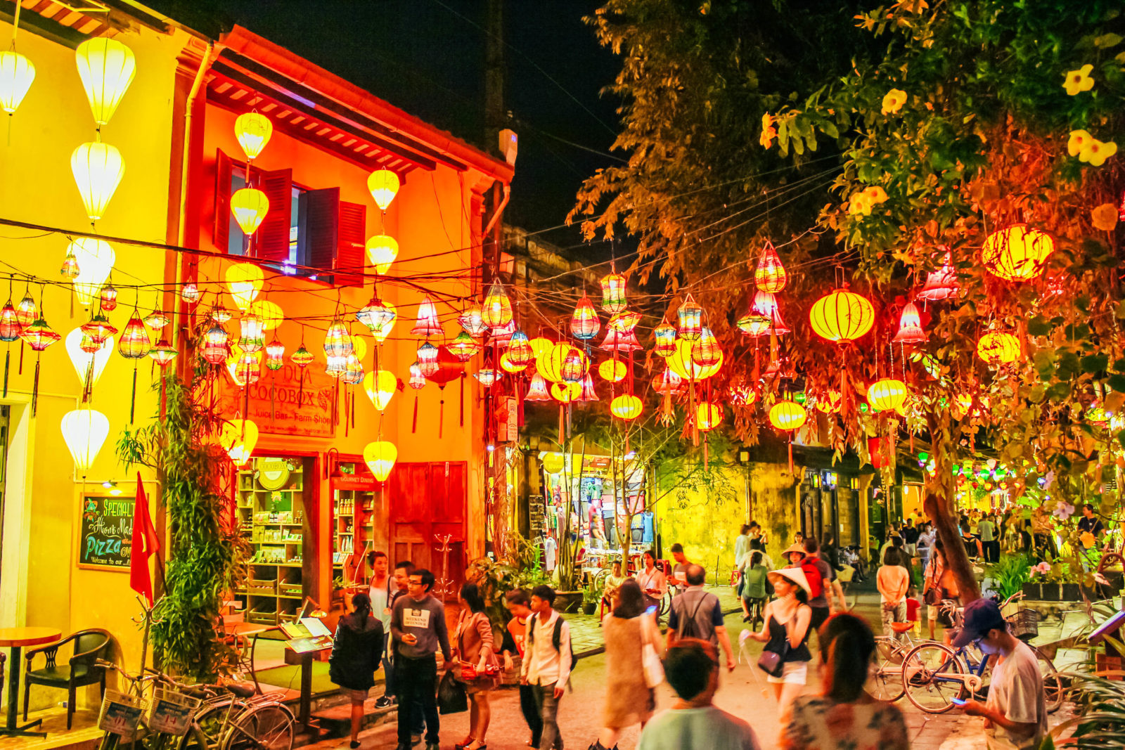 🏮 1. Walk the Lantern-Lit Streets After Dark