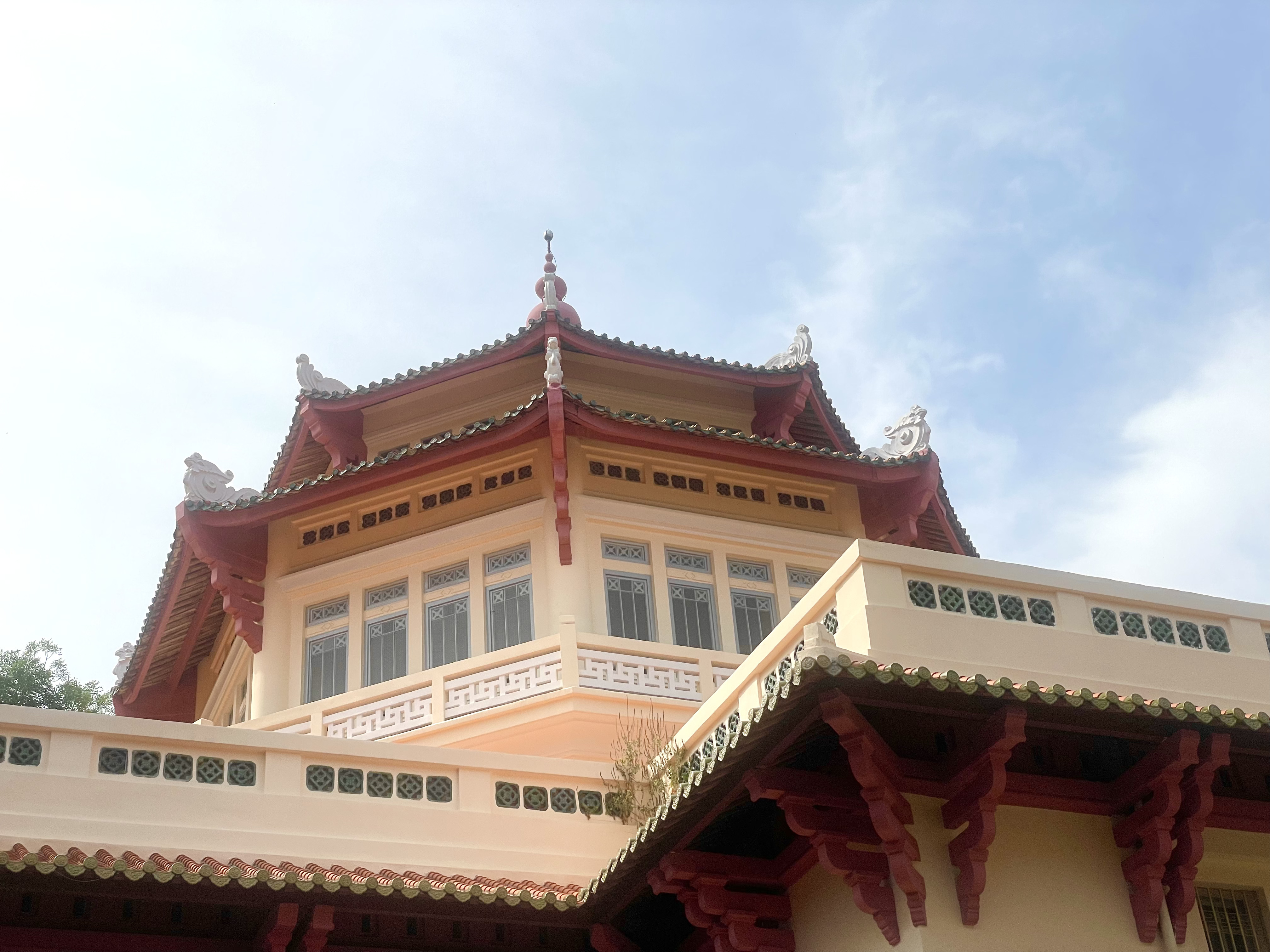 🌿 Where East Meets West – A Museum Like No Other