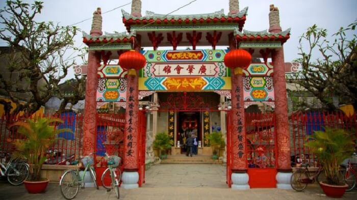 ⛩️ 4. Discover the Temples and Assembly Halls of the Spirit World